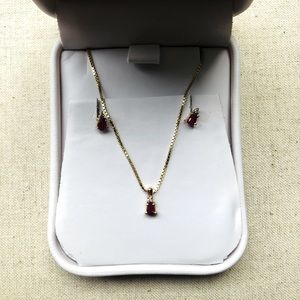 Stud earrings and necklace set
